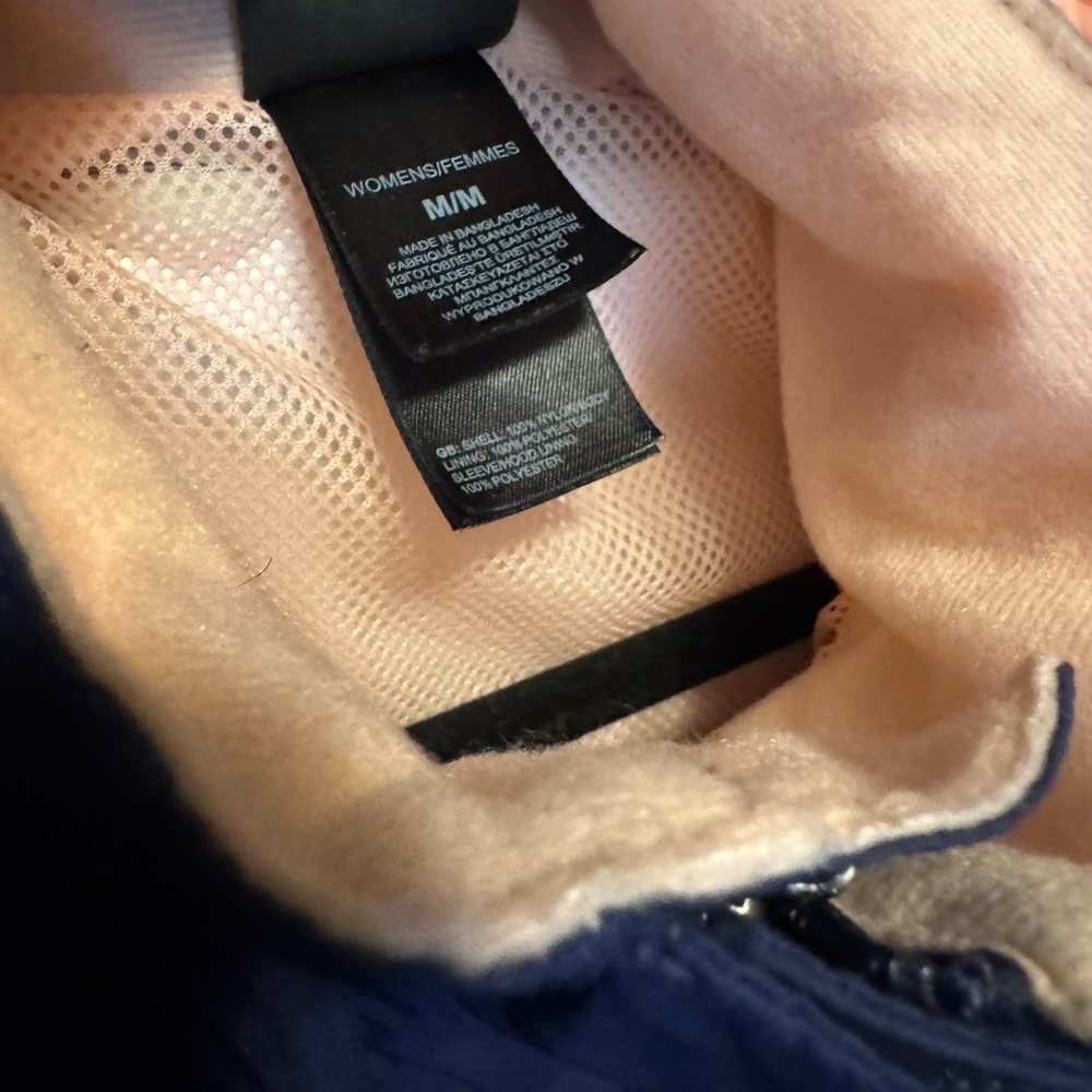 The North Face Violet Jacket with Light Pink Interior - Picture 6 of 8